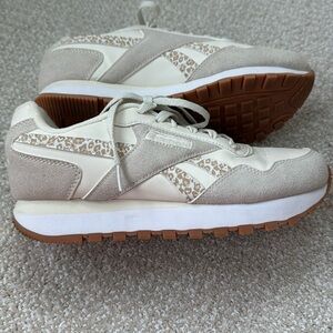 Classic Reebok Women's Leopard Print Low Top Sneakers Soft Beige